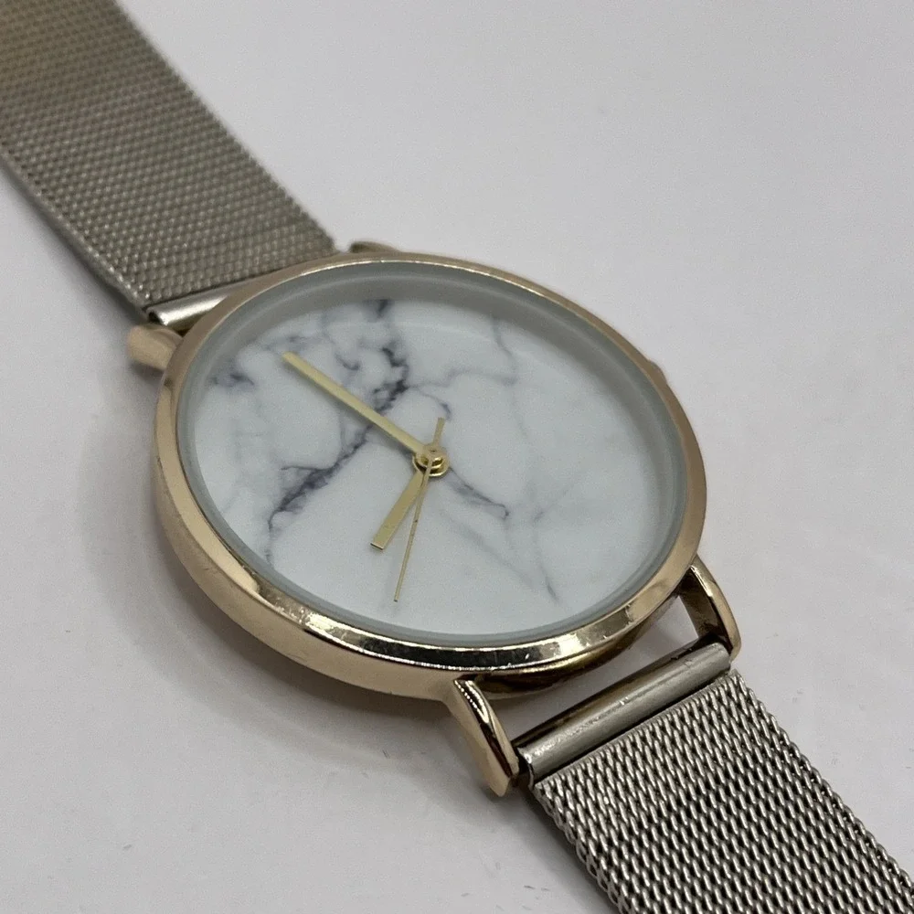 Women's Watch‎ Marble Dial 34mm Case Silver Mesh Metal Band- New Batery